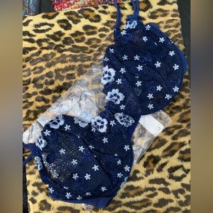 40DD navy blue lace Victoria’s Secret underwire bra